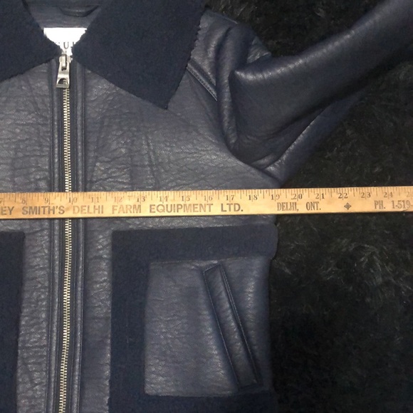 Guess Sherpa/ Shearling faux leather cropped bomber coat - Picture 11 of 14